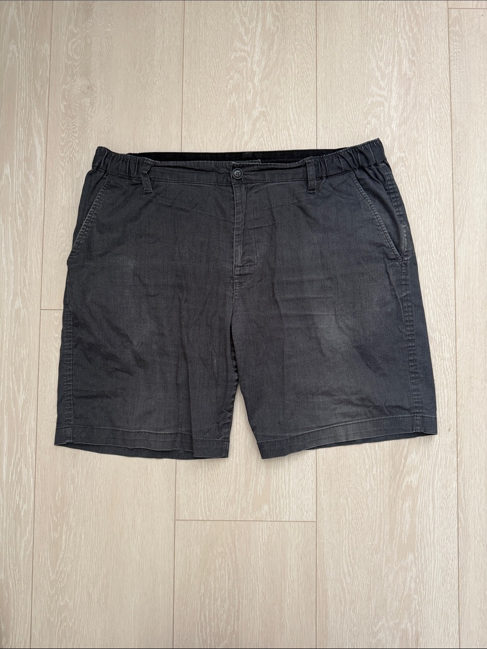 ✨RVCA Men's Washed Gray Flat Front Casual Shorts